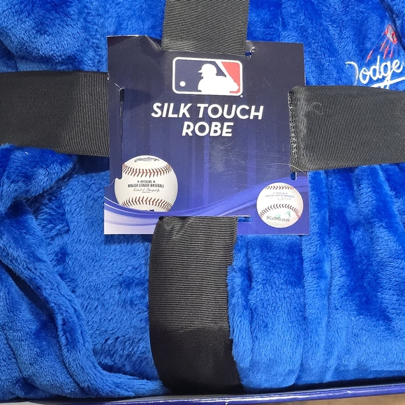 Dodger Logo Robe - Picture 2 of 2